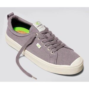 Cariuma Canvas Sneakers in Gray